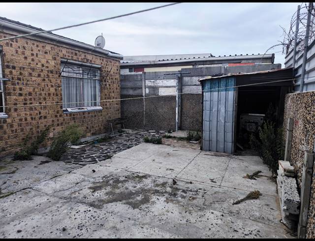 3 BEDROOM HOUSE FOR SALE IN LENTEGEUR